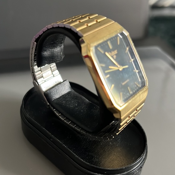 Vintage Pulsar Brushed Gold Toned Chamfer Tank Watch - Picture 7 of 16